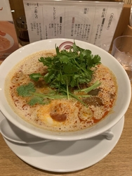 汁なし担々麺が...