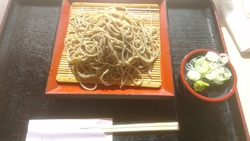 お昼を食べに寄...