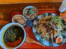 黒マー油入り担...