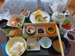 レストラン...