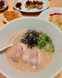 【白丸元味＋餃...