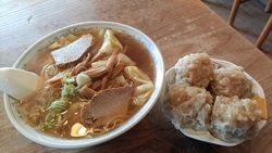 【ワンタンメン...