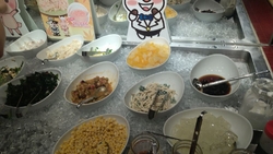 サラダバーが美...