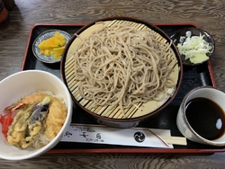 平日の昼どきに...