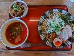 ランチの酸辣塩...