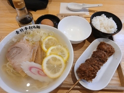 今日は、月曜日...