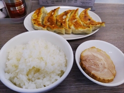 餃子・半ライス...