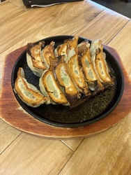 餃子、レバニラ...