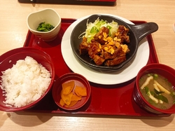 ランチ訪問。と...