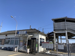 上りと下りのホ...