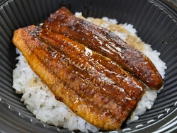 うな丼をテイク...