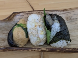 今日はおむすび...