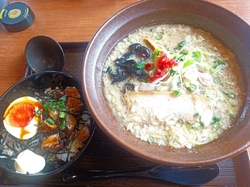 とんこつラーメ...