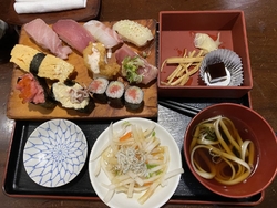 2人で遅めのラ...