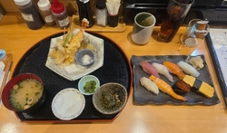 今日はお盆で営...