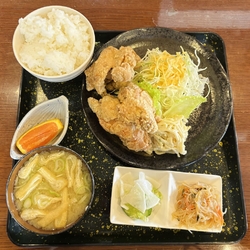 家族でお昼を食...