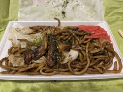 妻が夜食にと買...