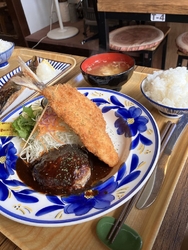 平日にしか営業...