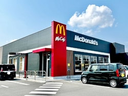 お昼はマックへ...