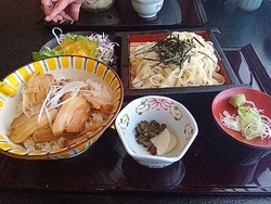 お店前を通るた...