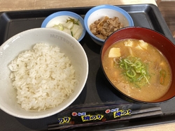 朝ご飯を食べに...