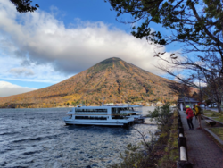 中禅寺湖畔を散...