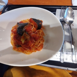 買い物途中のラ...