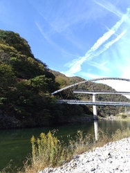 川治温泉街の男...