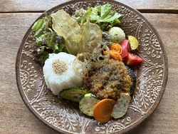 カレーも気にな...