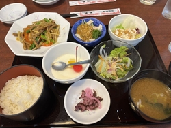 夕ご飯を食べに...