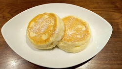 母とパンケーキ...