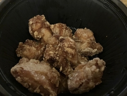 唐揚げをテイク...