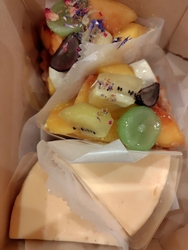 手土産にケーキ...