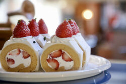 いちごのロールケーキ