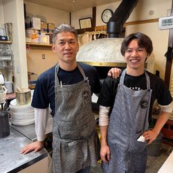 本店にもぜひ足をお運びください