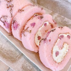 桜ロールケーキ