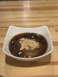 お通しは自家製わらび餅!!