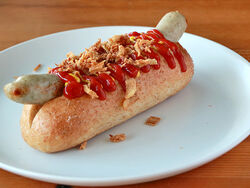 イベントで味わえる炭火焼のホットドッグ！