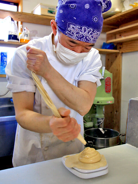 田んぼに長蛇の列 感動食感の素朴パン 紙トチ クチコミ現場検証 Fileno 3 行列グルメ編 栃ナビ