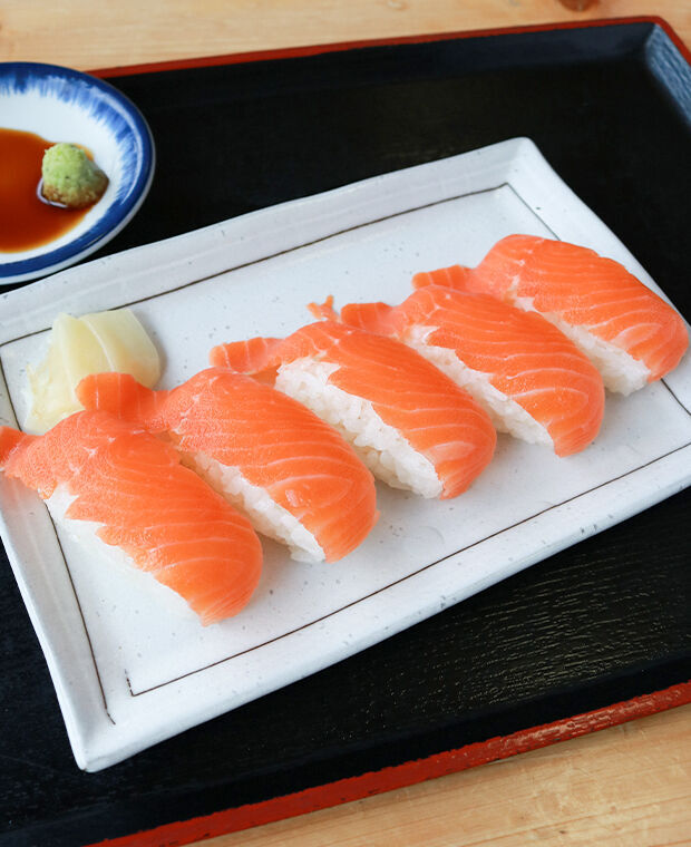 川の幸 濃い旨味がたまらないヤシオマスにぎり 川魚 栃ナビ