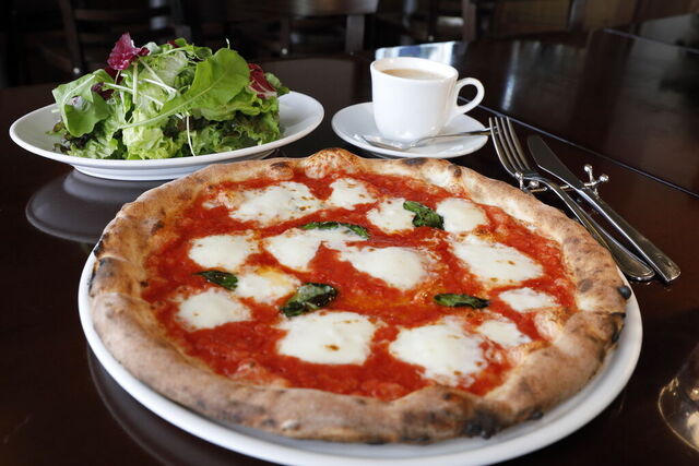 ナポリピッツァ専門店 ヴィア ナポリ