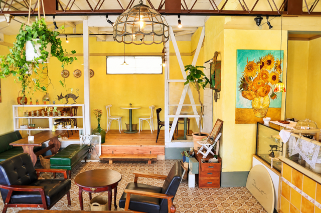 Cafe petit Arles